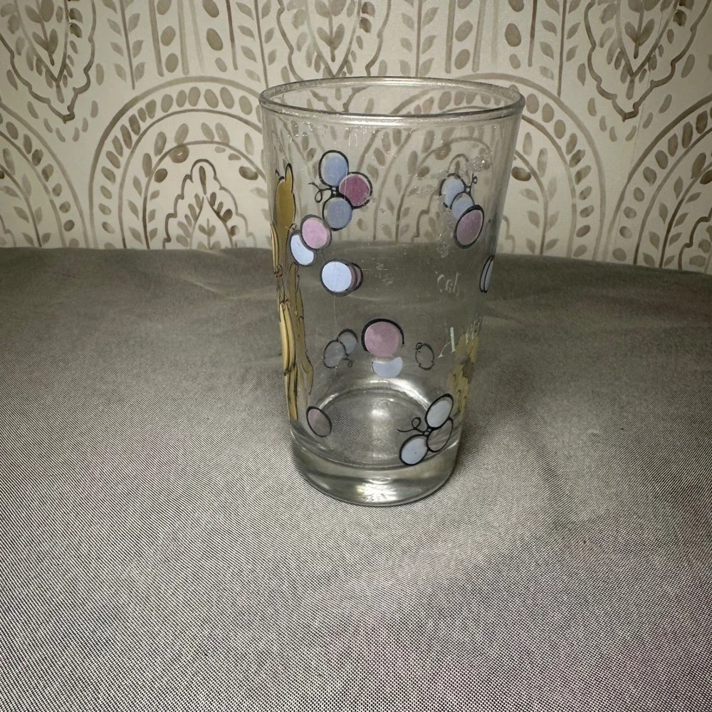 Winnie the Pooh Glass Tumbler Everyday Fun Bubble‎ Design Vintage